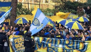 Permiten a hinchas de Boca un banderazo, pero en la vereda