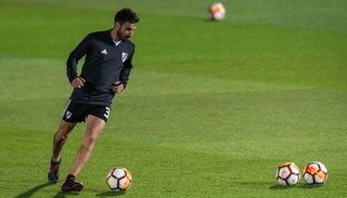Scocco quedó descartado para el partido de mañana