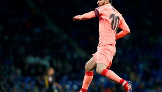 Doblete de Messi en la victoria del Barcelona en el clásico catalán