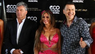 Eliana Mendoza, del "poliamor" al teatro en Carlos Paz