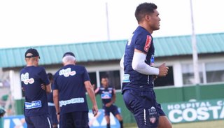 Paranaense y Junior definen al campeón