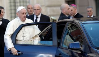 El Papa aparta de su círculo a dos cardenales involucrados en casos de abusos sexuales