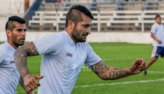 San Antonio, con la idea de sumar a Balvorín