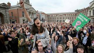 El aborto ya es legal en Irlanda: fue aprobado por el Parlamento