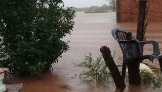 Apolinario Saravia, bajo el agua