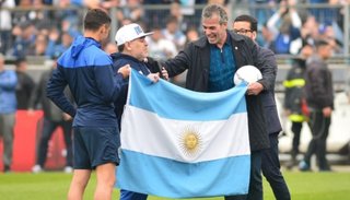 El lobo va a las urnas con los ojos puestos en Maradona