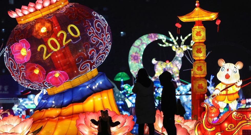 China recibe así el Año Nuevo 2020. (Photo by STR / AFP). China recibe así el Año Nuevo 2020. (Photo by STR / AFP).