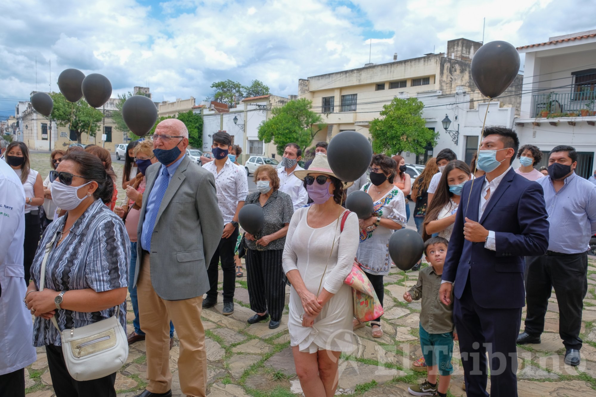 Sentido homenaje a los médicos que fallecieron durante la pandemia