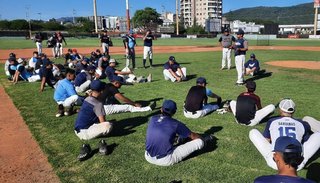 Visita de lujo para el béisbol salteño
