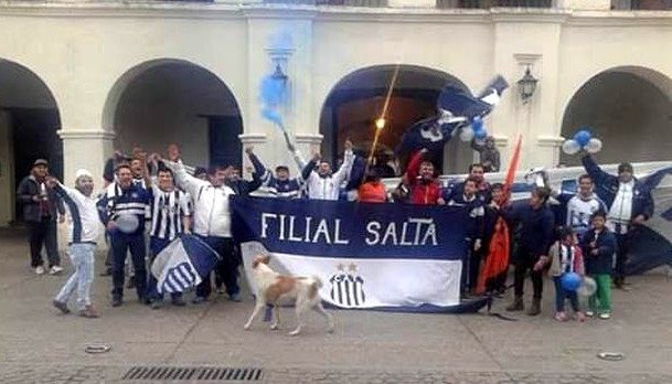 Carlos "Cara i poio" Camaño: “Nos une el amor a Talleres, a pesar de la distancia”- Carlos "Cara i poio" Camaño: “Nos une el amor a Talleres, a pesar de la distancia”