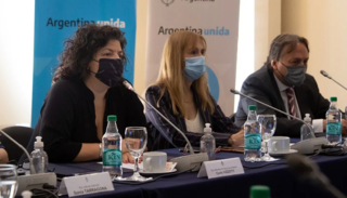 Acordaron aplicar dosis de refuerzo a partir del quinto mes y pase sanitario