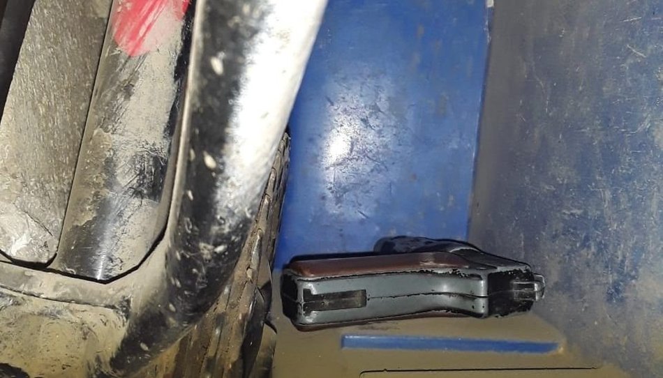 Arrestan a 12 personas en un allanamiento por un asalto de motochorros- Arrestan a 12 personas en un allanamiento por un asalto de motochorros