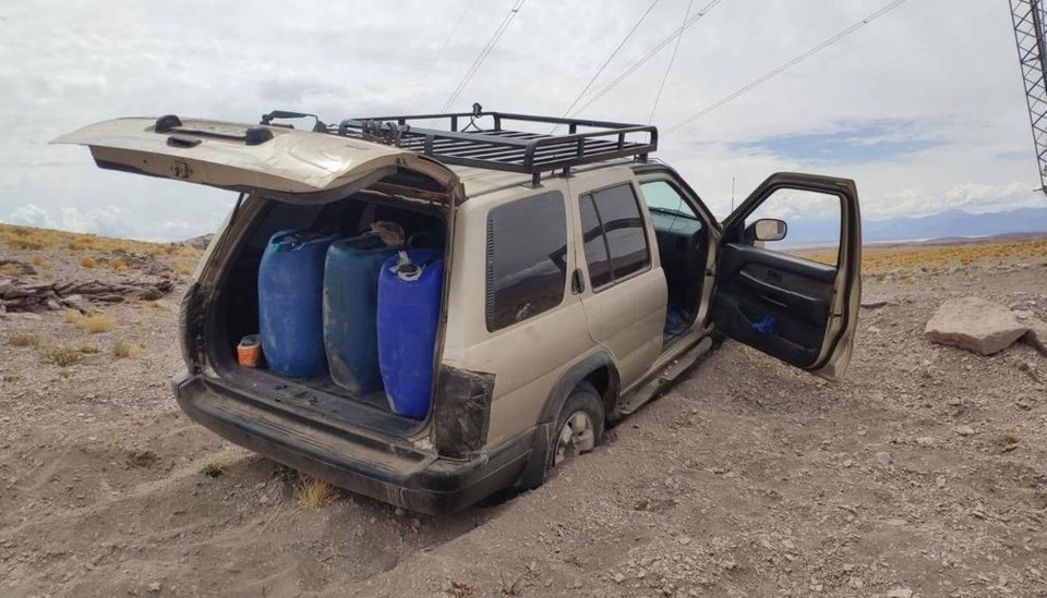 Una camioneta con un cargamento de  cocaína  fue abandonada en San Antonio de los Cobres