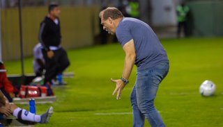 Juventud vuelve a entrenar en medio de un caos
