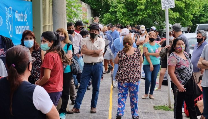 Los centros de testeos trabajan al máximo ante el aumento de casos de COVID en Salta