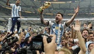 Messi elegido el mejor futbolista del 2022 por el diario inglés The Guardian