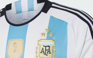 Vuelan las camisetas de la Selección