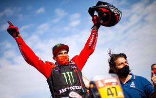 Benavides: «Que la gente esté tan patriota con el Mundial nos motiva para el Dakar»