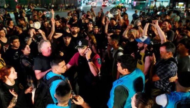 Por segunda noche consecutiva hubo cacerolazos en rechazo al DNU de Milei