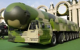 El Pentágono reveló que China aumentó su arsenal nuclear: ¿Cuántas bombas tiene?